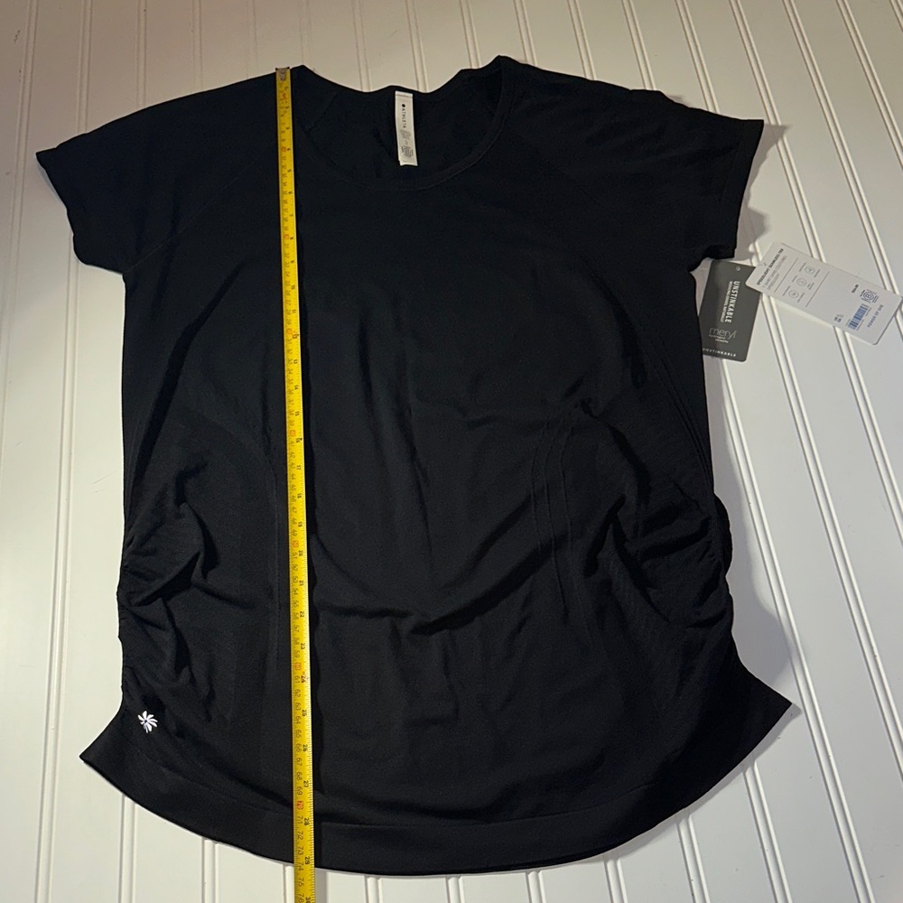 Athleta Black Short-Sleeve Performance Tee - Picture 8 of 10